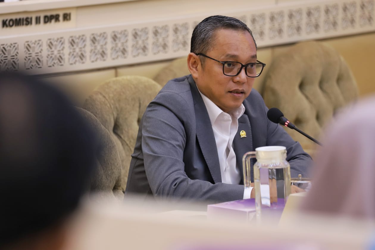 2025422 Raker dengan Komisi II DPR RI 10