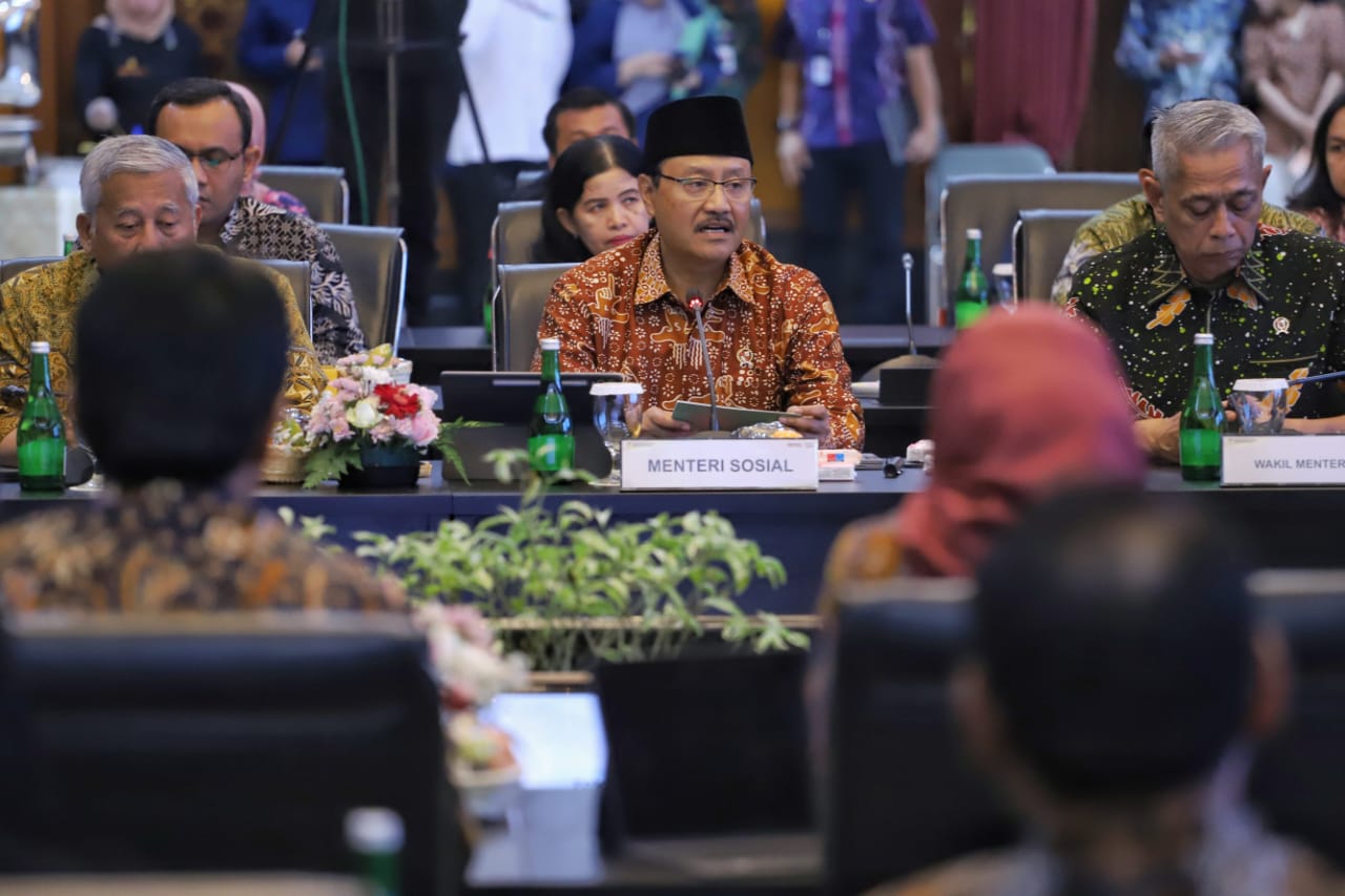 20250515 Rapat Koordinasi Tingkat Menteri Penyelenggaraan Sekolah Rakyat 1
