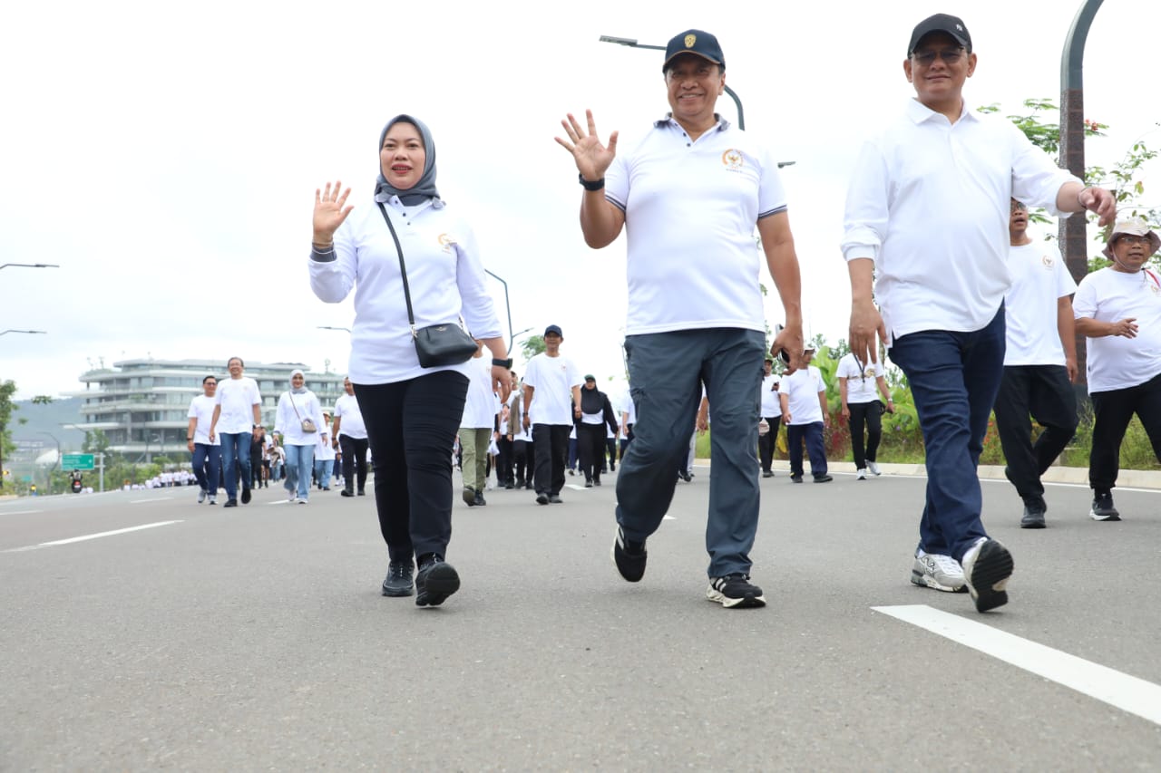 20251111 Sehat di Nusantara Jalan Sehat bersama Komisi II dan Mitra Kerja 1