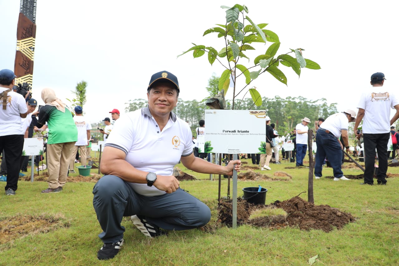 20251111 Sehat di Nusantara Jalan Sehat bersama Komisi II dan Mitra Kerja 1