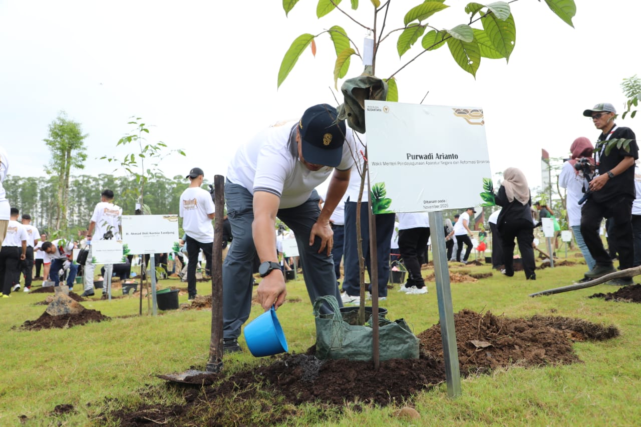 20251111 Sehat di Nusantara Jalan Sehat bersama Komisi II dan Mitra Kerja 1