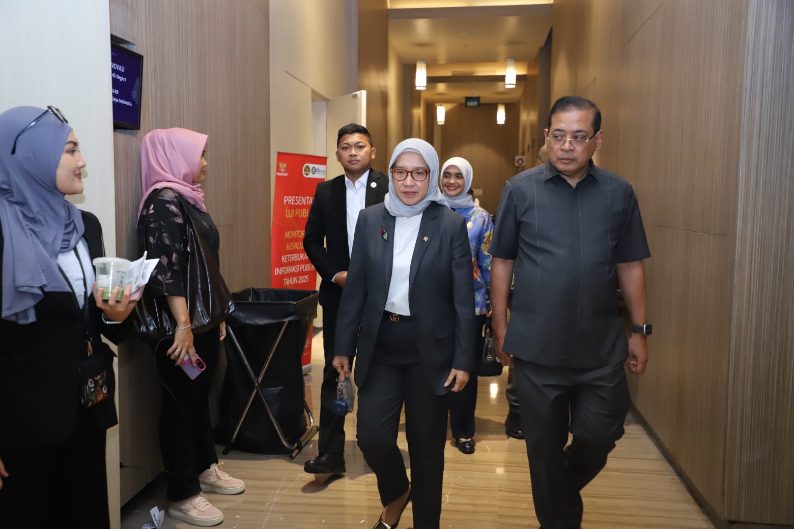 20251119 Presentasi Uji Publik Monitoring Evaluasi Keterbukaan Informasi Publik 2025 1