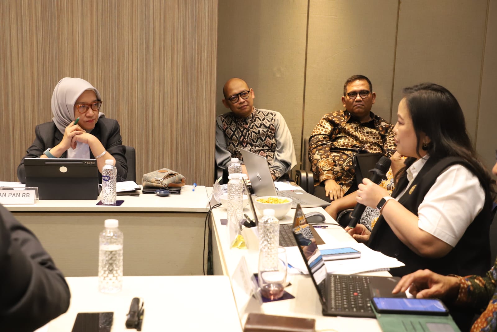 20251119 Presentasi Uji Publik Monitoring Evaluasi Keterbukaan Informasi Publik 2025 1