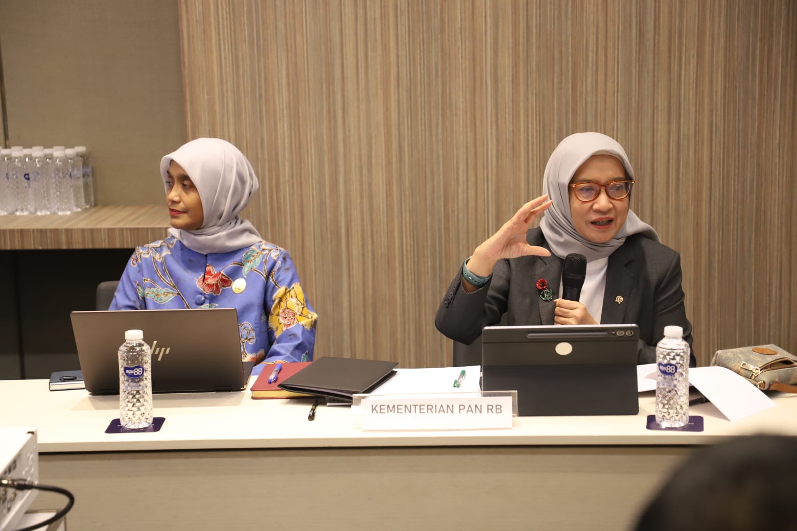 20251119 Presentasi Uji Publik Monitoring Evaluasi Keterbukaan Informasi Publik 2025 1