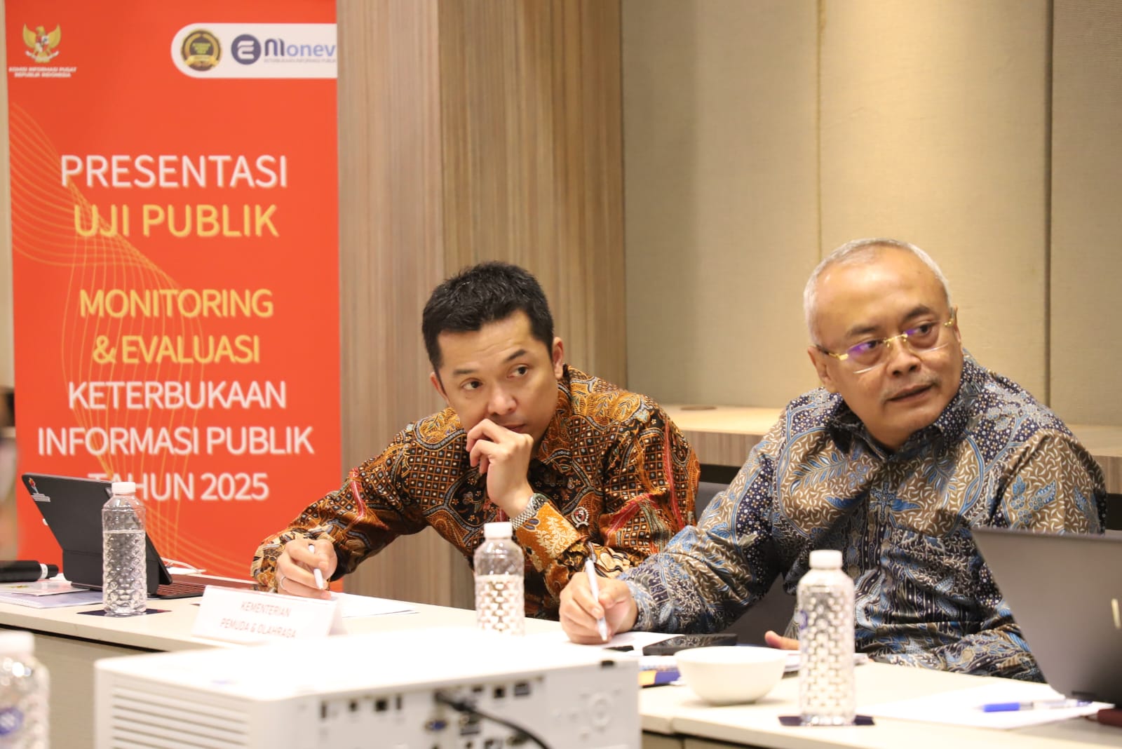 20251119 Presentasi Uji Publik Monitoring Evaluasi Keterbukaan Informasi Publik 2025 1