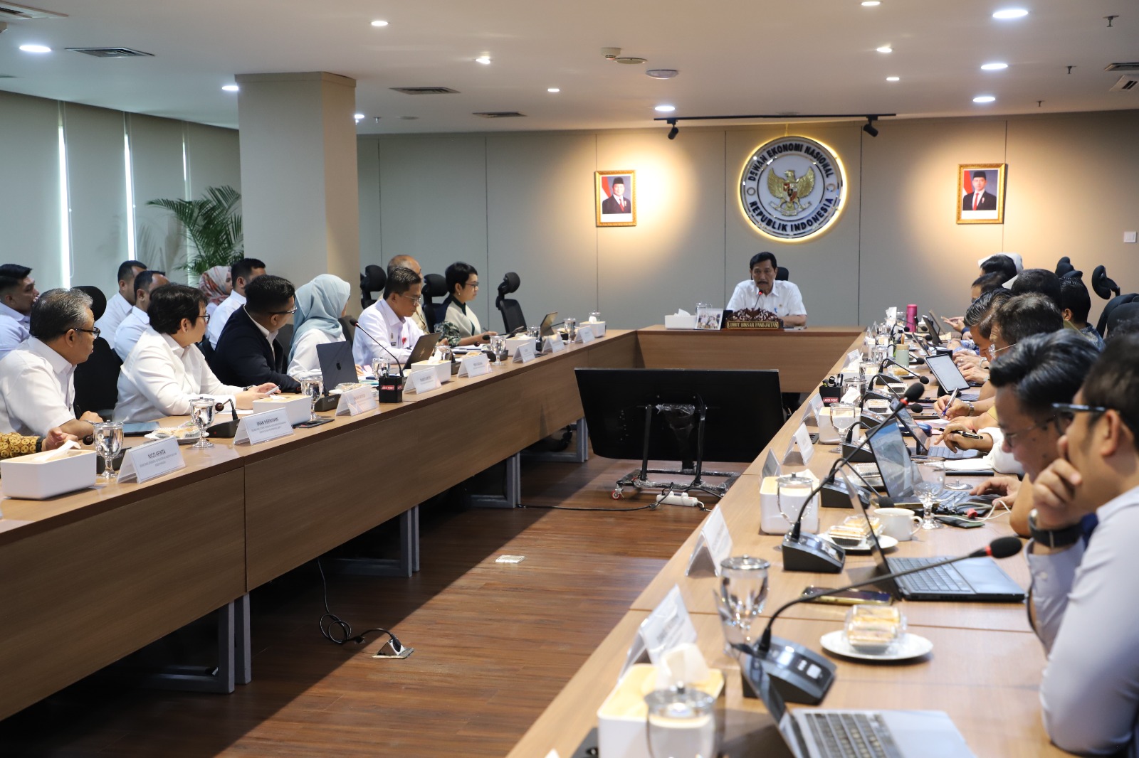 20251006 Rapat Komite Percepatan Transformasi Digital Pemerintah dengan Ketua DEN 23