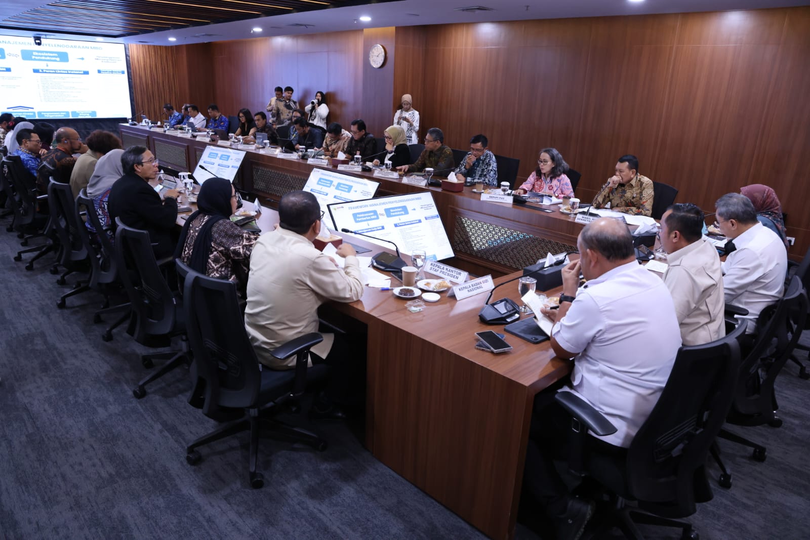 20251028 Rapat Koordinasi Terbatas Tim Koordinasi Penyelenggaraan Program Makan Bergizi Gratis 14