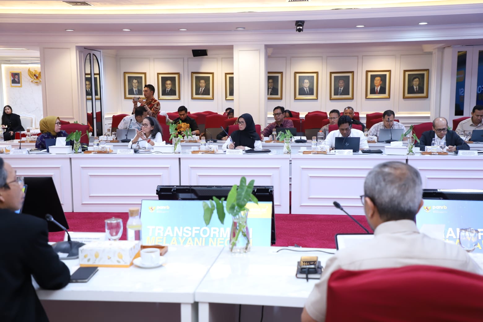 20251030 Rapat Membahas Kelembagaan BGN 12