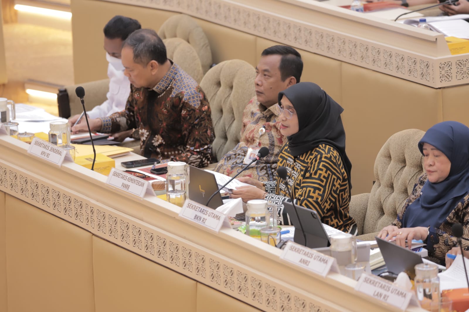 20250904 Rapat Dengar Pendapat dengan Komisi II DPR RI 16