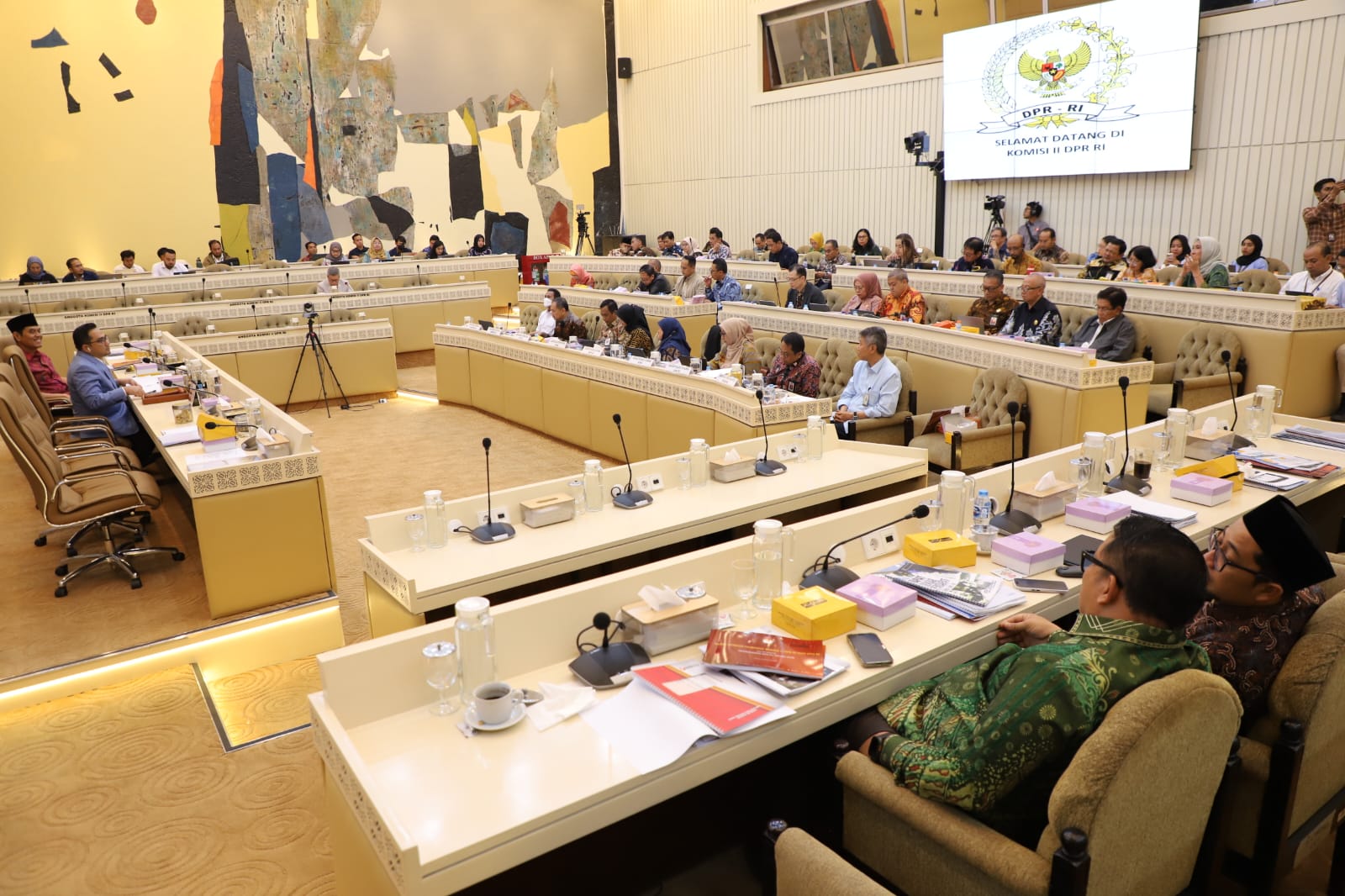20250904 Rapat Dengar Pendapat dengan Komisi II DPR RI 16