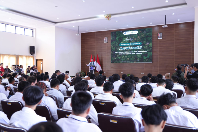 20250910 Menaker Dorong Masyarakat Kuasai Agroforestri untuk Ekonomi Berkelanjutan