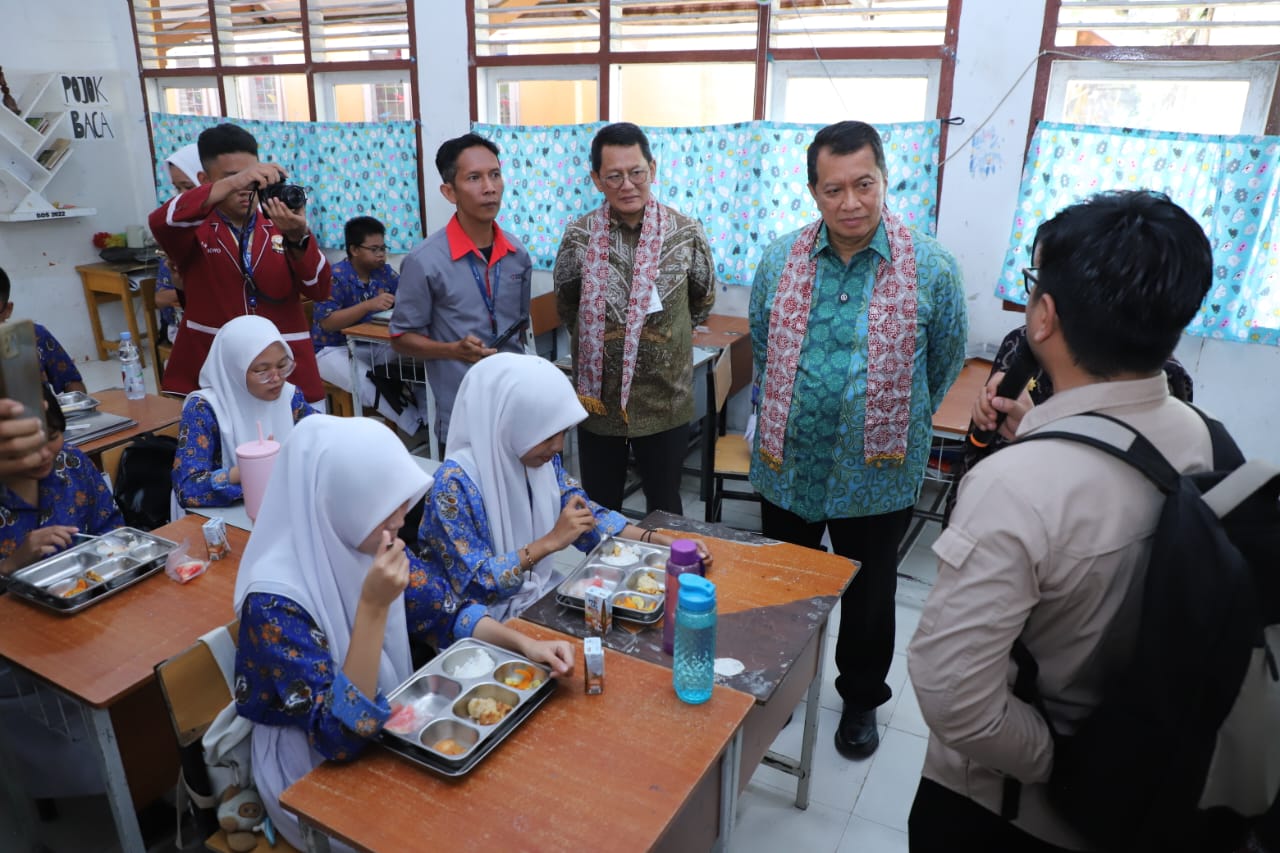 20250918 Peninjauan Makan Bergizi Gratis MBG1