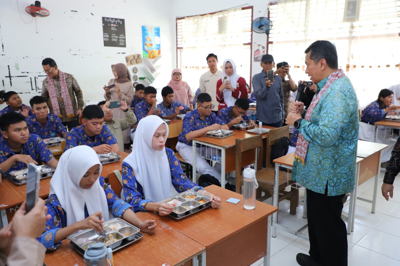 20250918 Peninjauan Makan Bergizi Gratis MBG1