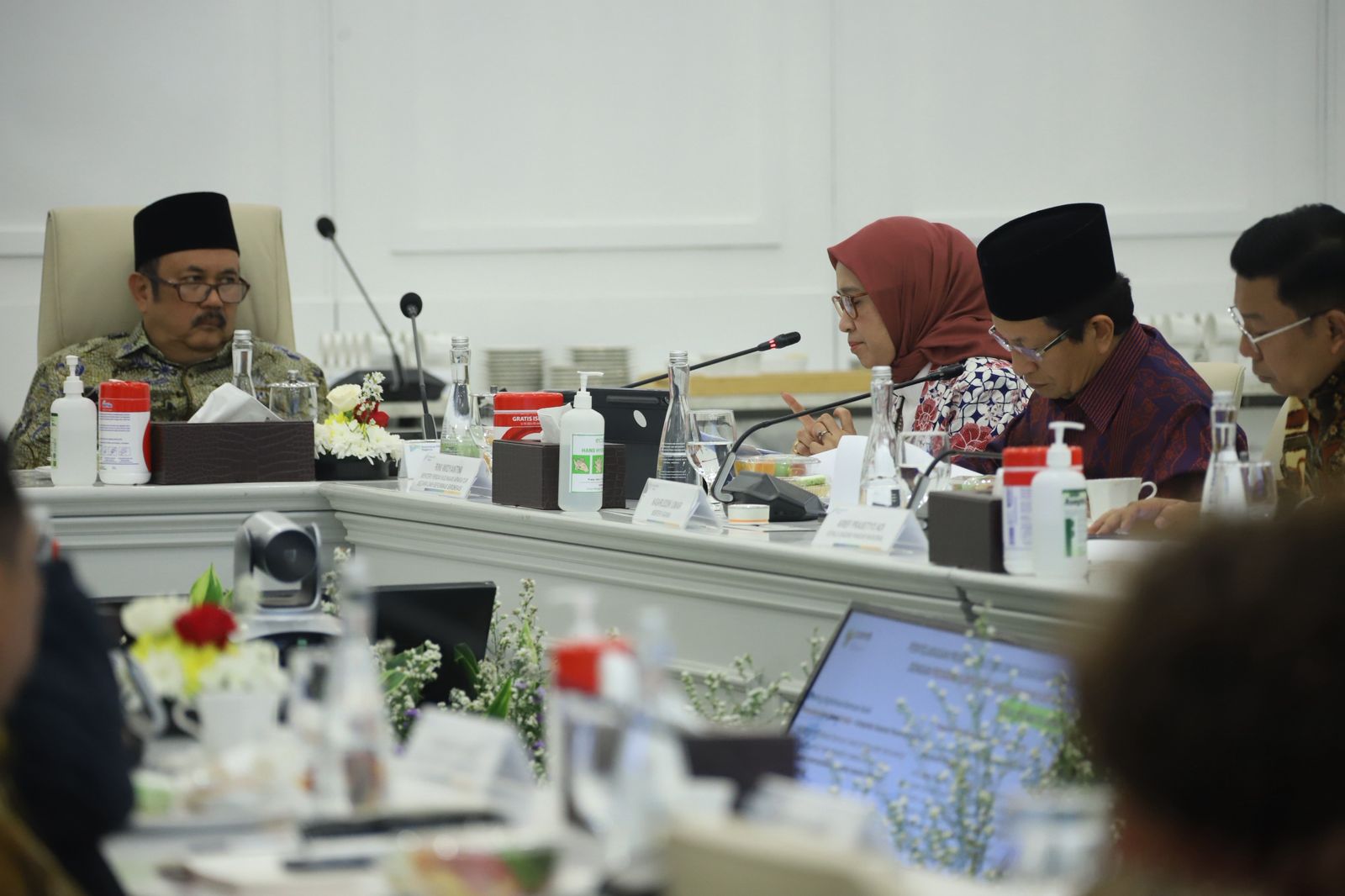 20250926 Rapat Tingkat Menteri RTM Perencanaan Kartu Kesejahteraan dan Kartu Usaha 8