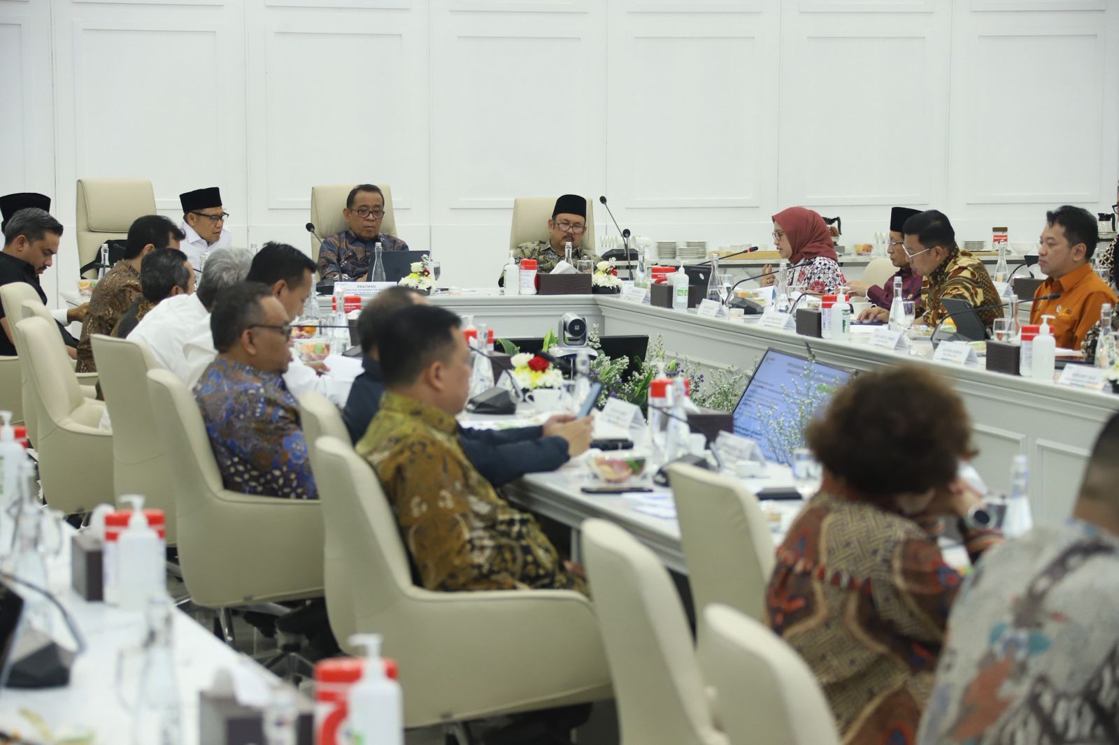 20250926 Rapat Tingkat Menteri RTM Perencanaan Kartu Kesejahteraan dan Kartu Usaha 8