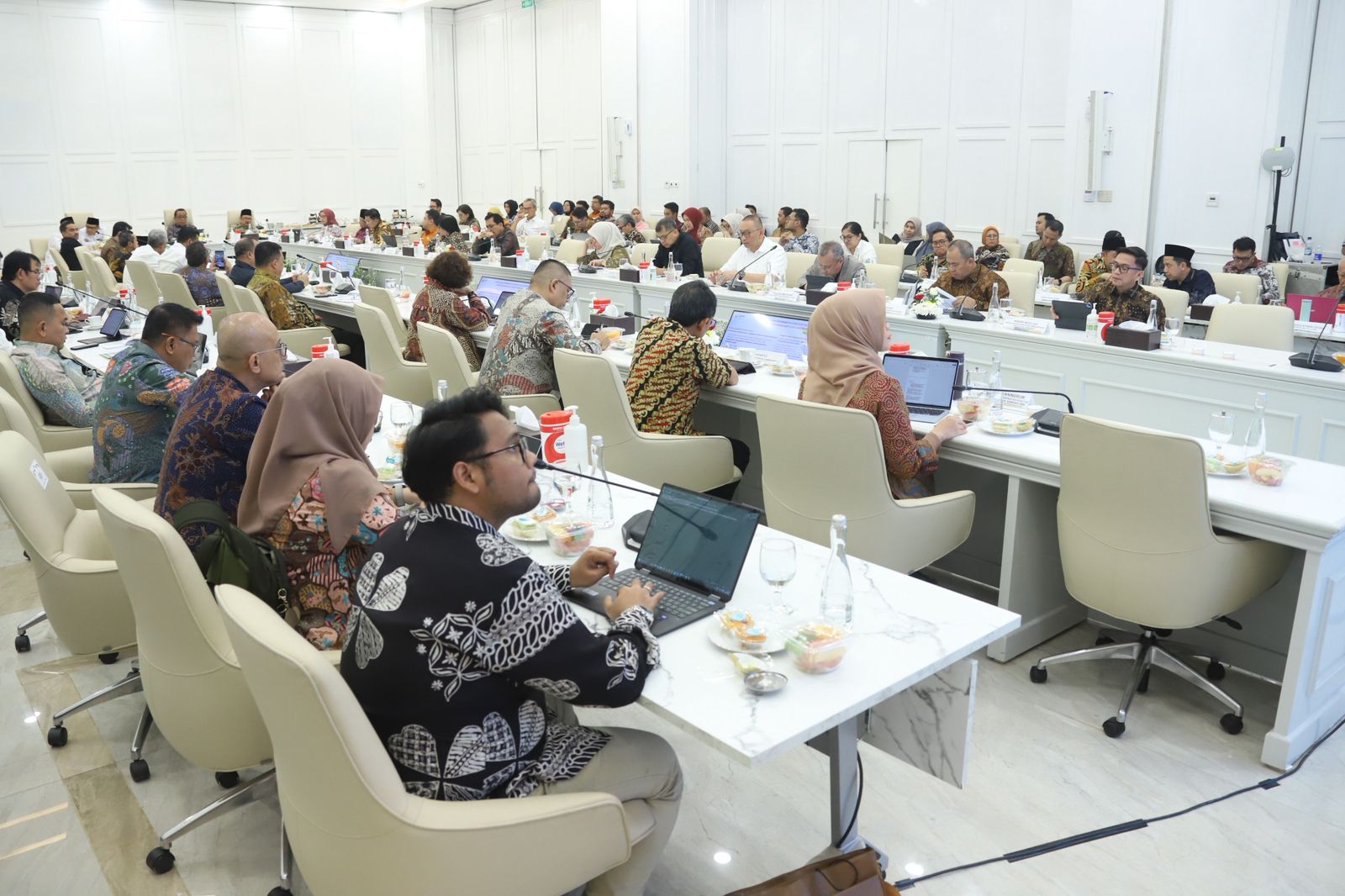 20250926 Rapat Tingkat Menteri RTM Perencanaan Kartu Kesejahteraan dan Kartu Usaha 8
