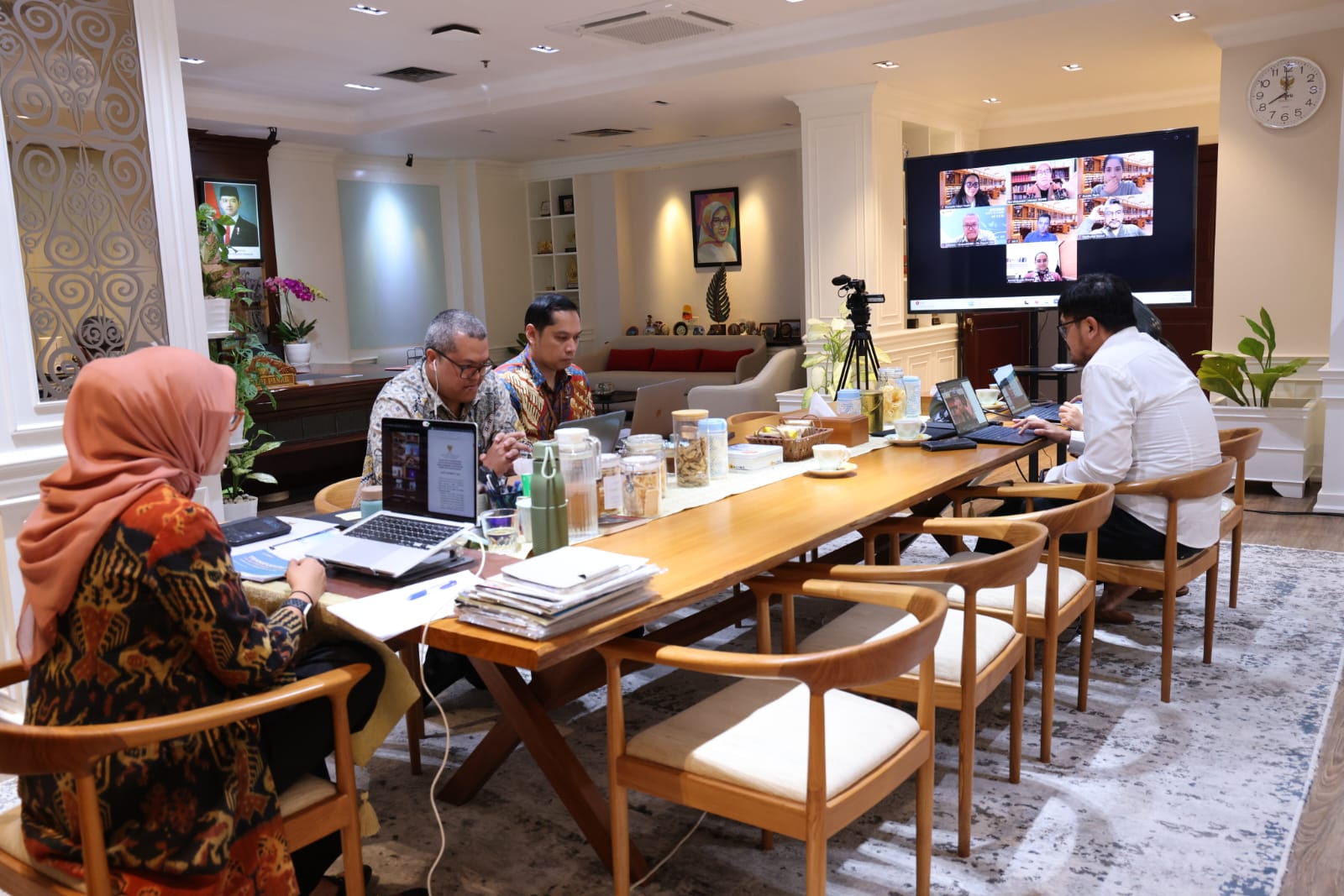 20251118 Diskusi Perjalanan Transformasi Digital Pemerintah Indonesia Bersama Mahasiswa Harvard 8