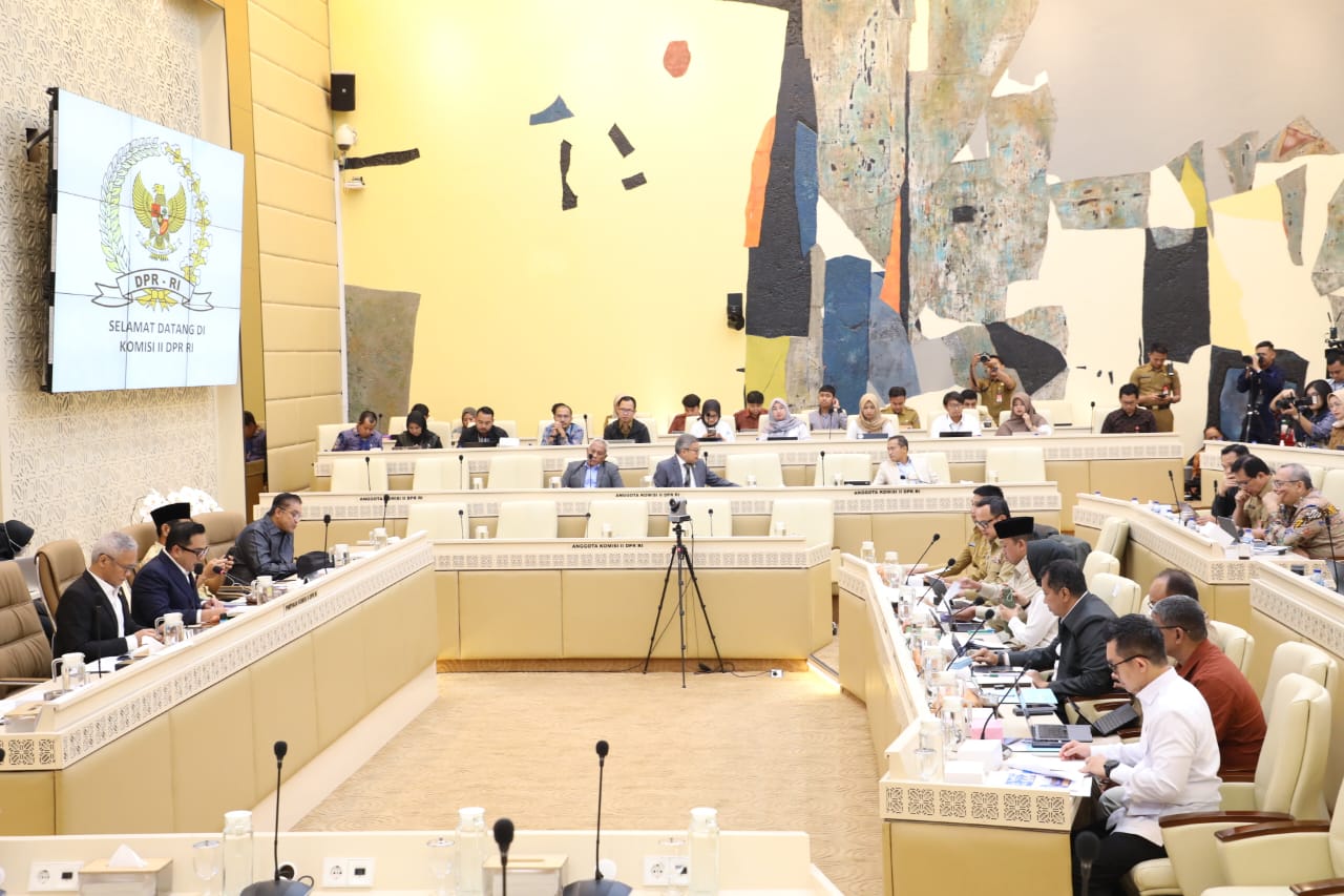 20260119 Rapat Kerja dan Rapat Dengar Pendapat Komisi II DPR RI 16
