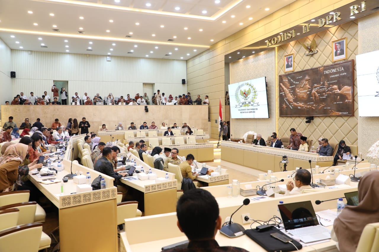 20260119 Rapat Kerja dan Rapat Dengar Pendapat Komisi II DPR RI 16