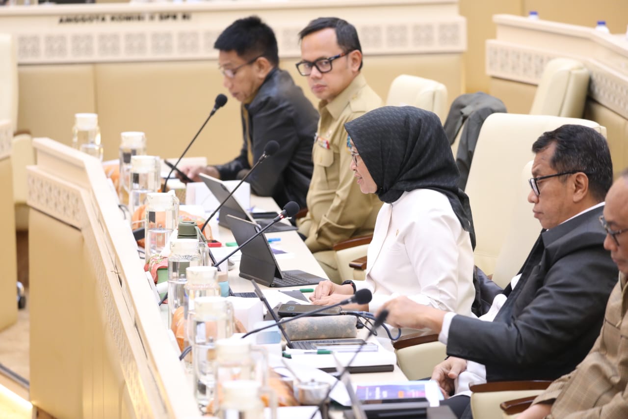 20260119 Rapat Kerja dan Rapat Dengar Pendapat Komisi II DPR RI 16