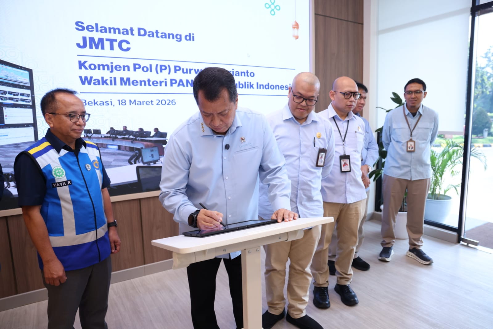 20260318 WAMEN Peninjauan Arus Mudik di Jasa Marga Tollroad Command Center 18