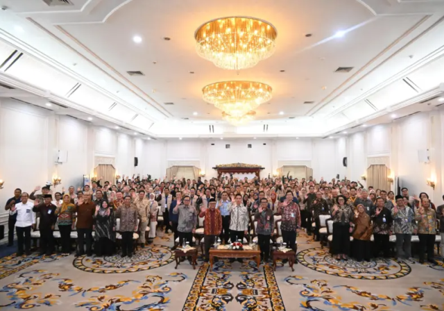 20260406 Dorong Digitalisasi Pembelajaran Interaktif Wapres Lepas Pejuang Digital ke Wilayah 3T