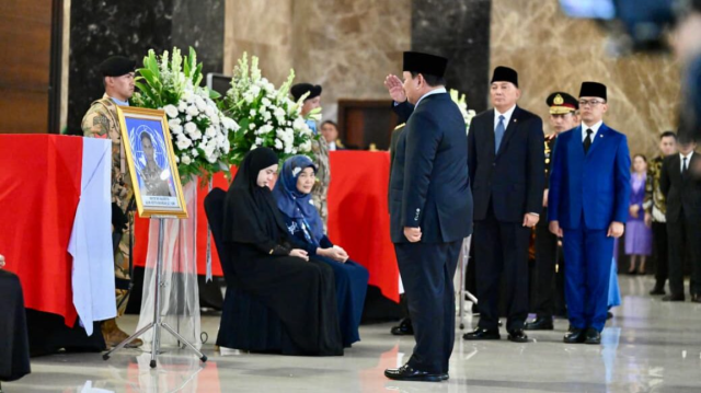 20260406 Presiden Prabowo Beri Penghormatan Terakhir untuk Tiga Prajurit TNI Pahlawan Perdamaian Dunia Gugur di Misi UNIFIL Lebanon