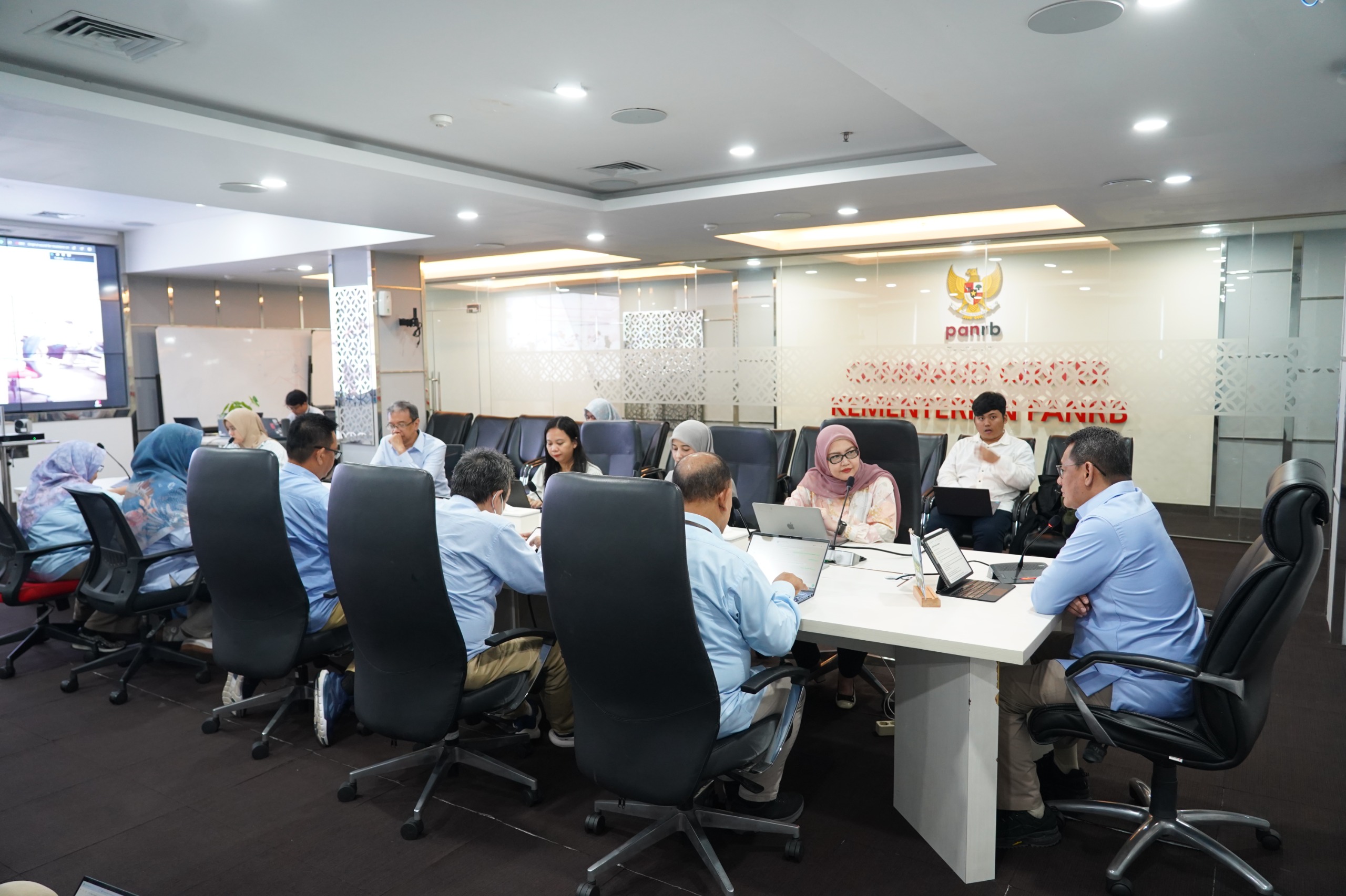 20260430 Rapat Pembahasan Pendekatan Siklus Hidup dalam Transformasi Pelayanan Publik Berbasis Manusia 5