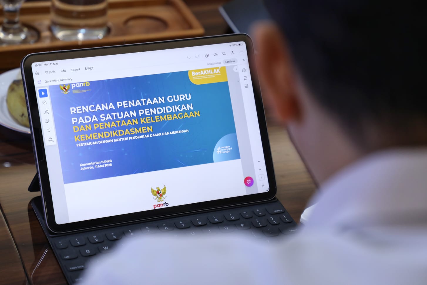20260511 MENTERI Pertemuan dengan Menteri Pendidikan Dasar dan Menengah 16