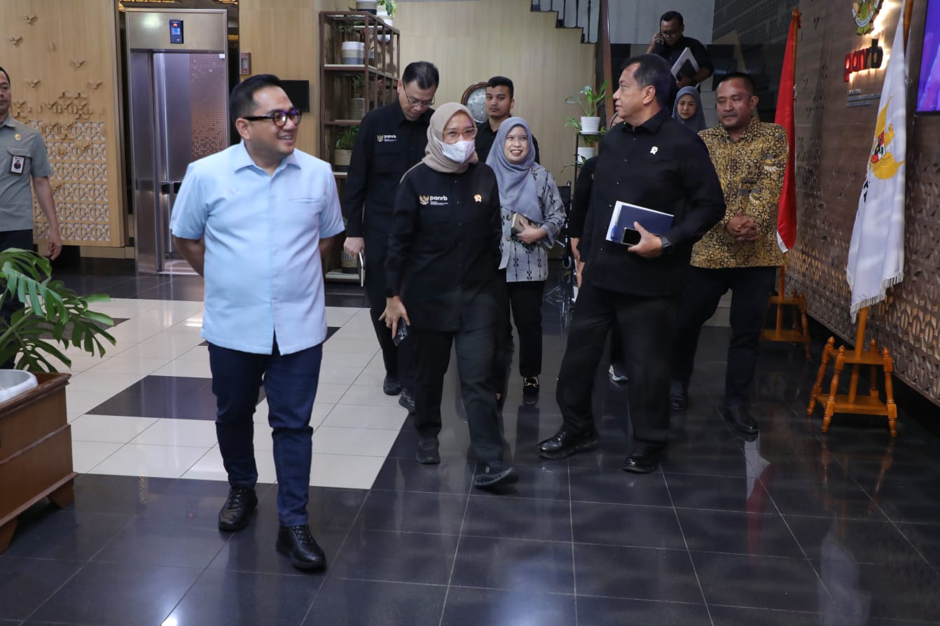 20260519 Audiensi dengan Ketua Komisi II DPR RI dan Wakil Ketua Ombudsman 12