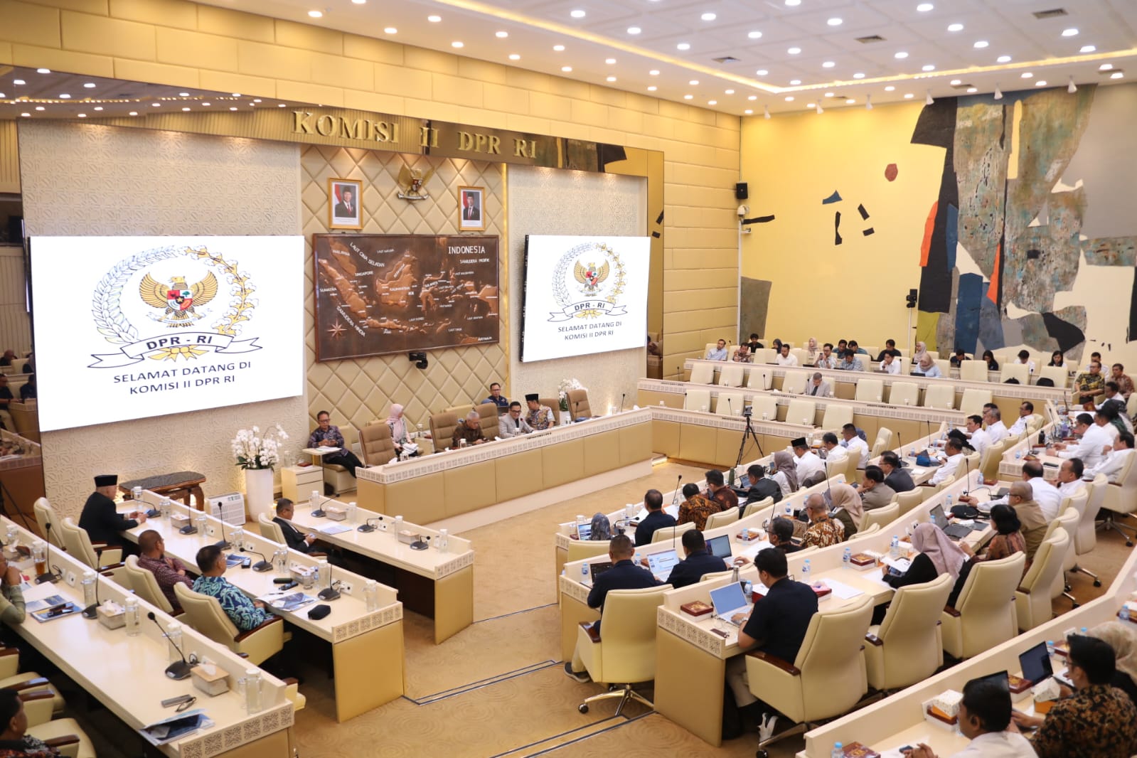 20260610 Rapat Kerja dengan Komisi II DPR RI 9