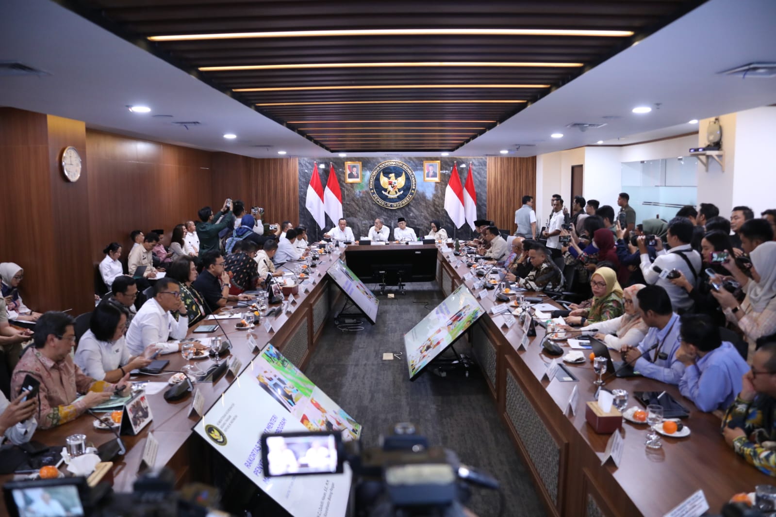 20260611 MENTERI Rakortas Tingkat Menteri Program PHTC Presiden 12