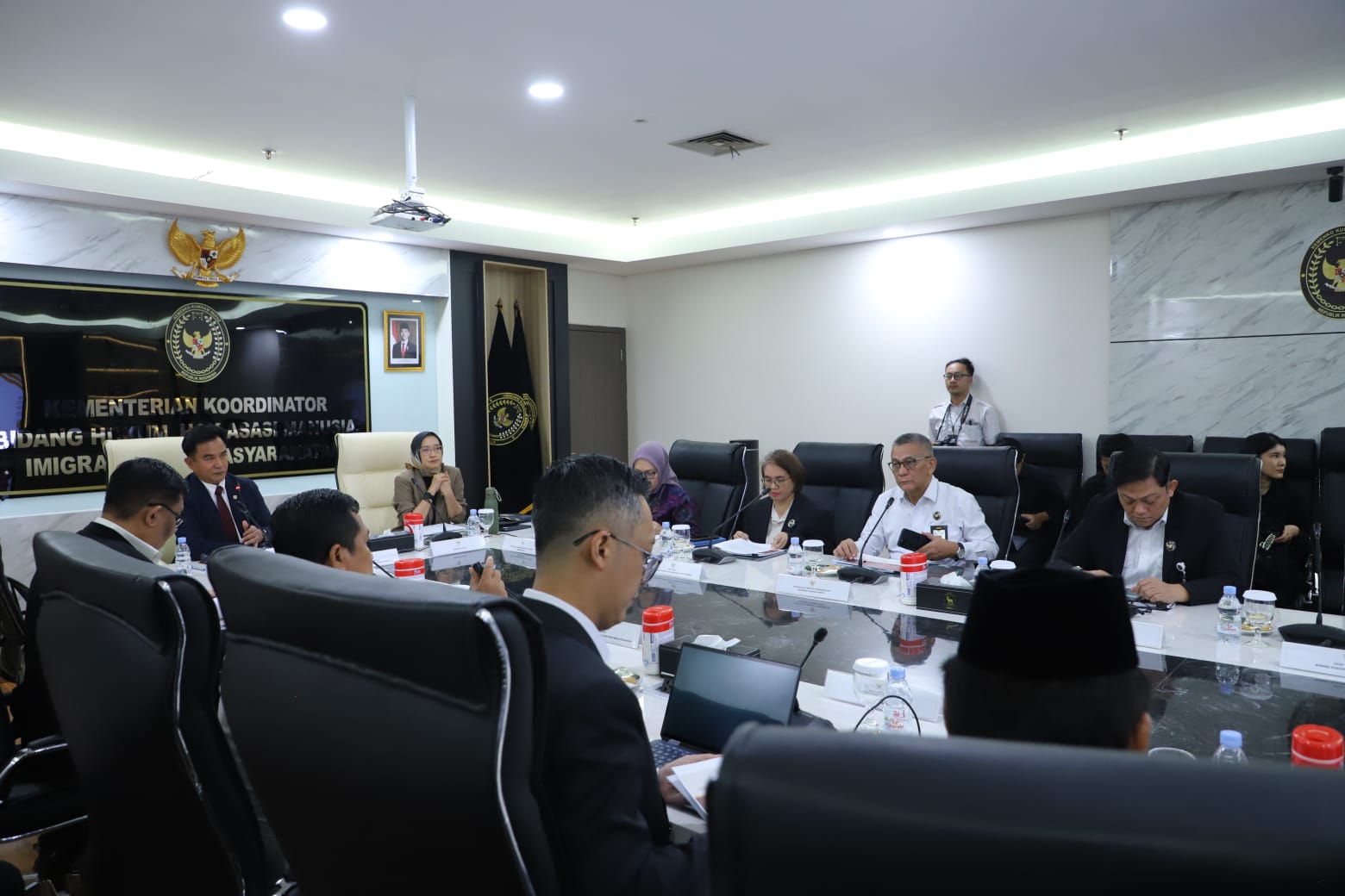 20260623 MENTERI Rapat Penataan Organisasi dan Tata Kerja Kementerian Koordinator Bidang Hukum HAM Imigrasi dan Pemasyarakatan 14