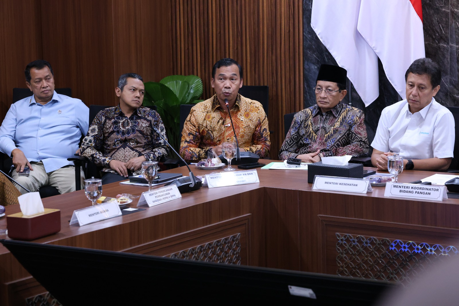 20260729 Rapat Koordinasi Terbatas Perbaikan Tata Kelola Program MBG 9