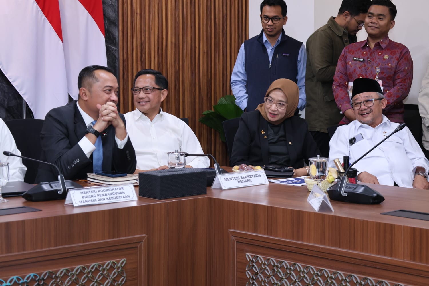 20260806 MENTERI Rakortas Tingkat Menteri Penyelenggaraan Program MBG 9