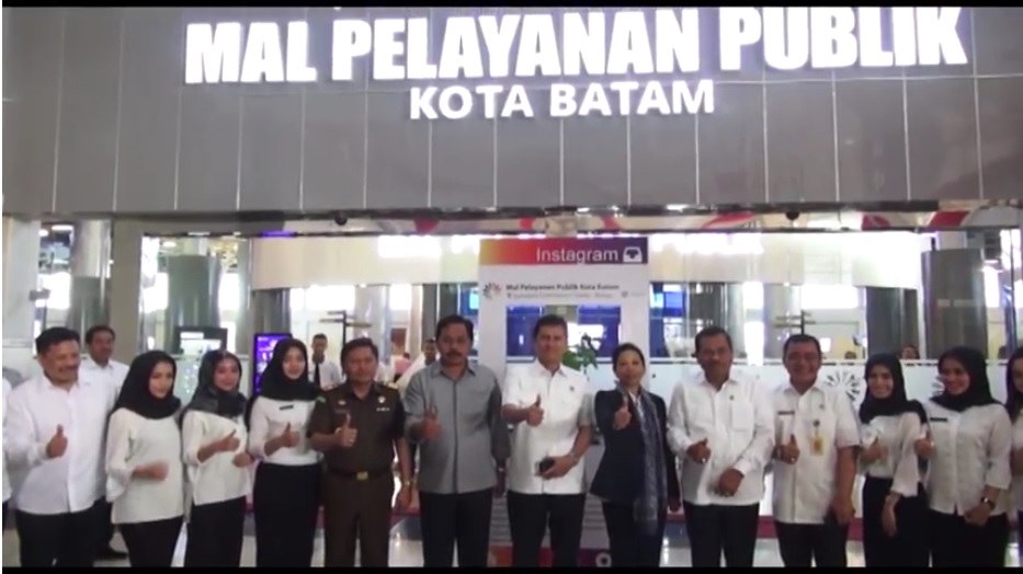20180425 Menpan dan Menteri BUMN Kunjungi MPP Batam