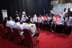 Menerima Penyampaian Aspirasi Tenaga Non-ASN 20250908 Audiensi dengan Perwakilan non ASN 10