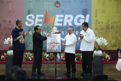 Launching Buku Membangun Organisasi Cerdas dan Humanis : 107 Cerita dari Kemenko PMK di Tahun 2025 20260209 WAMEN Launching Buku Membangun Organisasi Cerdas dan Humanis 107 Cerita dari Kemenko PMK di Tahun 2025 18