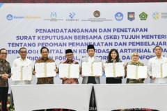Pemerintah Terbitkan SKB Tujuh Menteri tentang Pemanfaatan AI dan Teknologi Digital di Dunia Pendidikan 20260313 Pemerintah Terbitkan SKB Tujuh Menteri tentang Pemanfaatan AI dan Teknologi Digital di Dunia Pendidikan