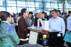 Peninjauan Arus Mudik di Bandara Soekarno-Hatta 20260318 Peninjauan Arus Mudik di Bandara Soekarno Hatta 1